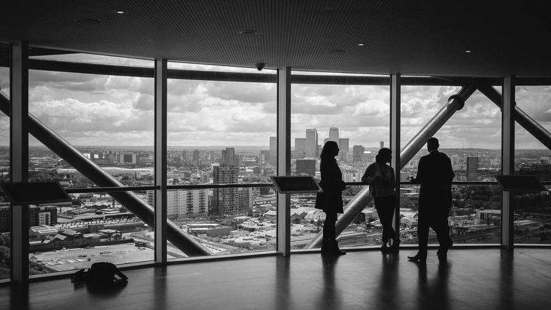 Overseas Investment Risk Warning: Exchange Rate Fluctuation and Policy Risk